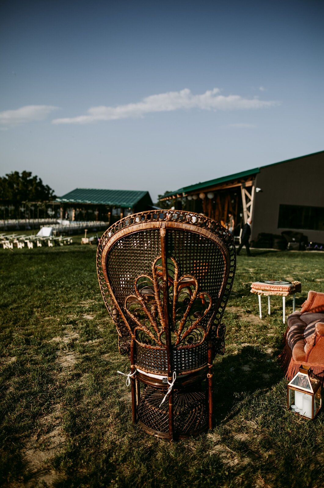 Gosti uživaju na travi