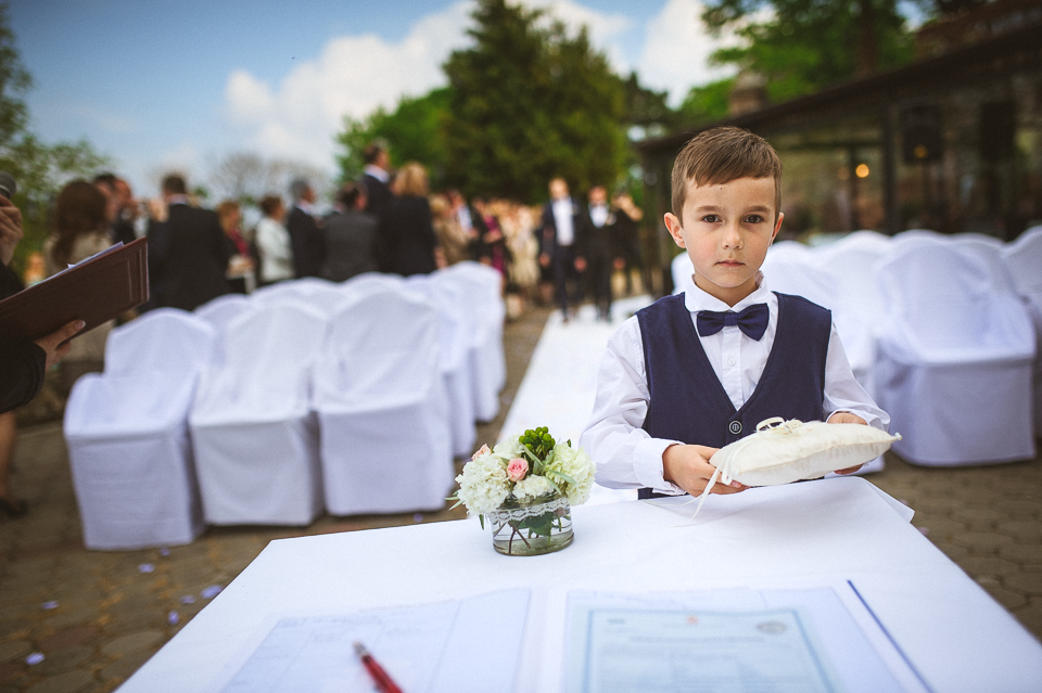 Nevesta sa tatom — ulaz