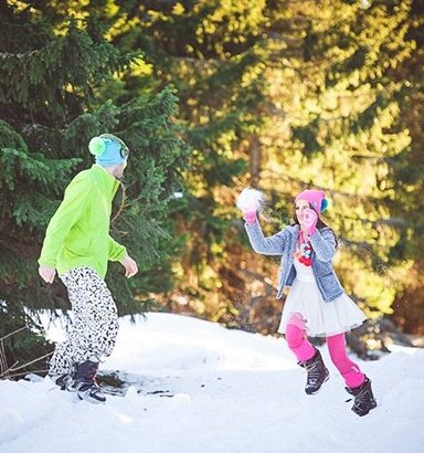 Šarene čarape i obuća u fluo bojama