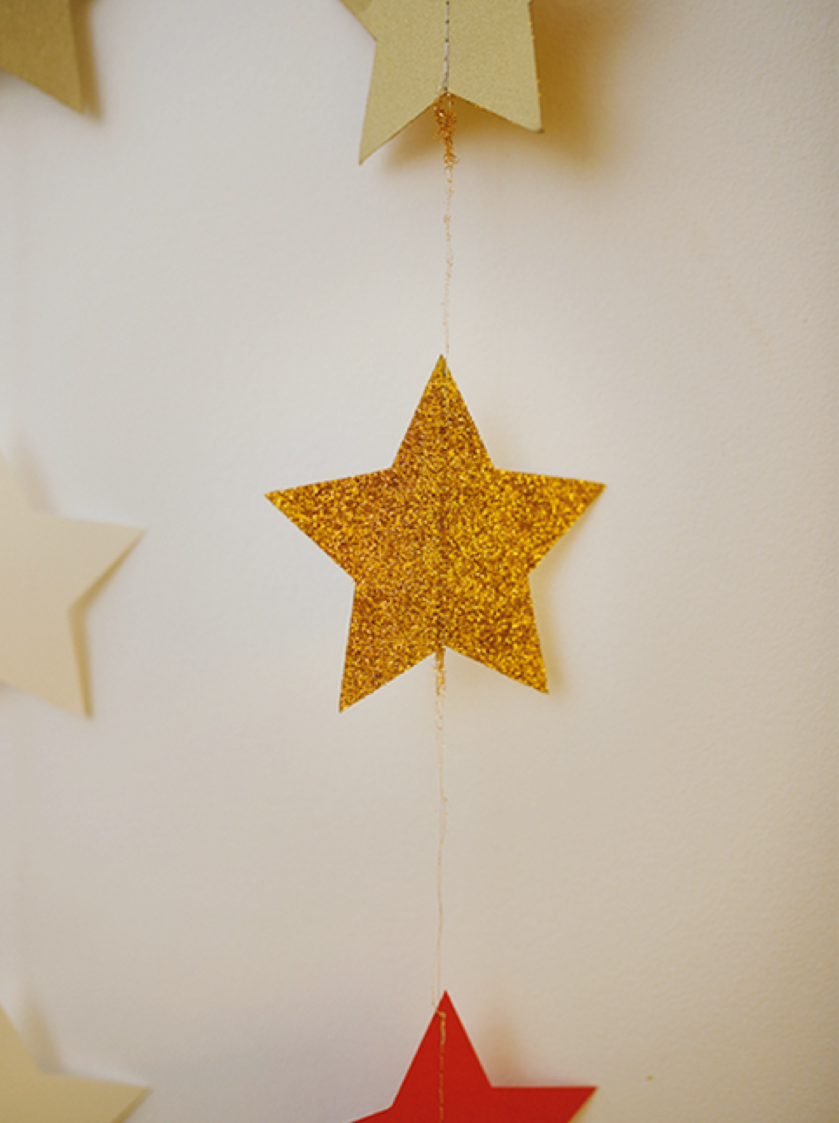 Slatki sto sa kapkejkovima i kolačićima