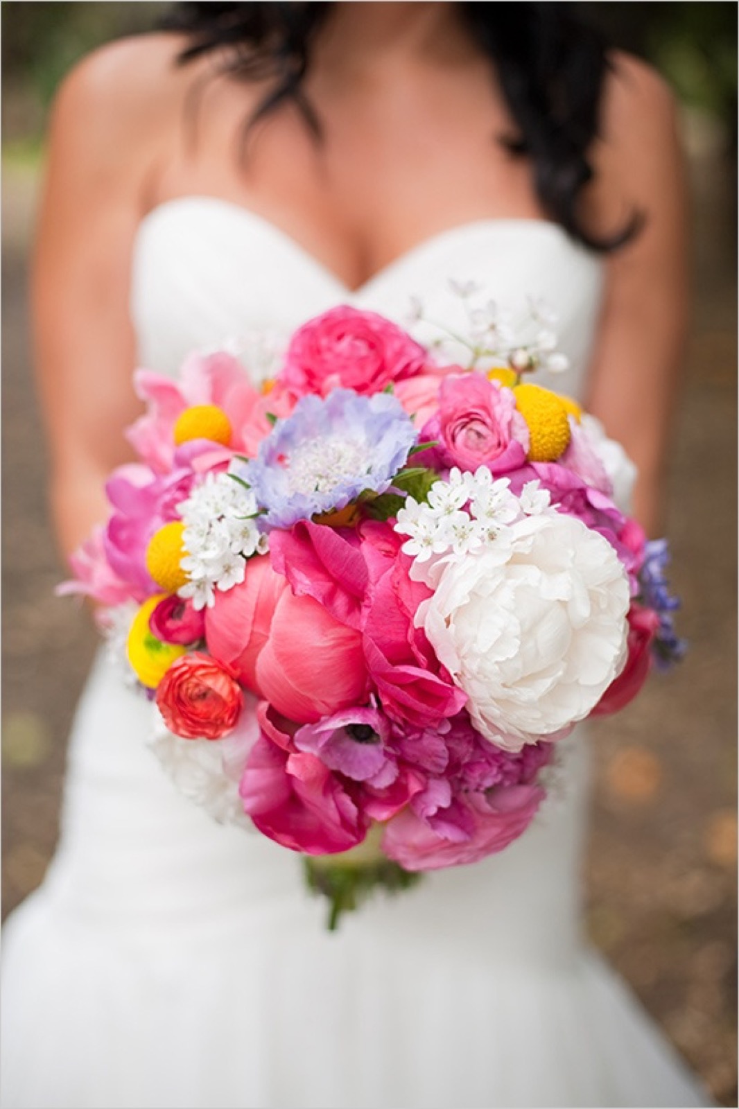 Šarenoliki bidermajer sa anemonama i božurima